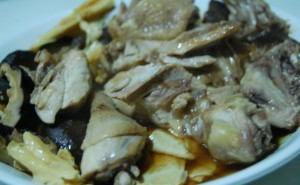 Steamed chicken with mushroom and bean stick recipe